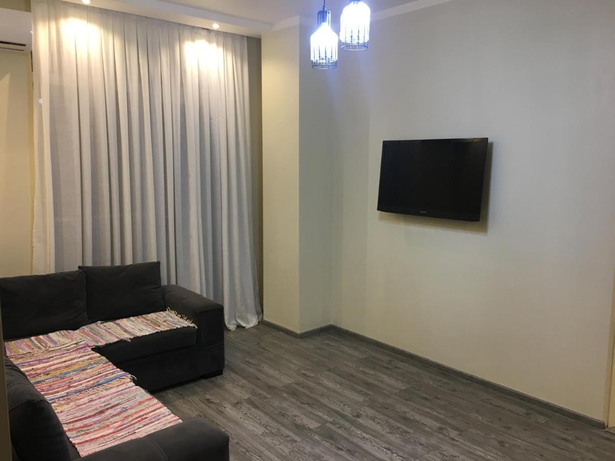 Apartment On Khimshiashvili 11A 巴统 外观 照片