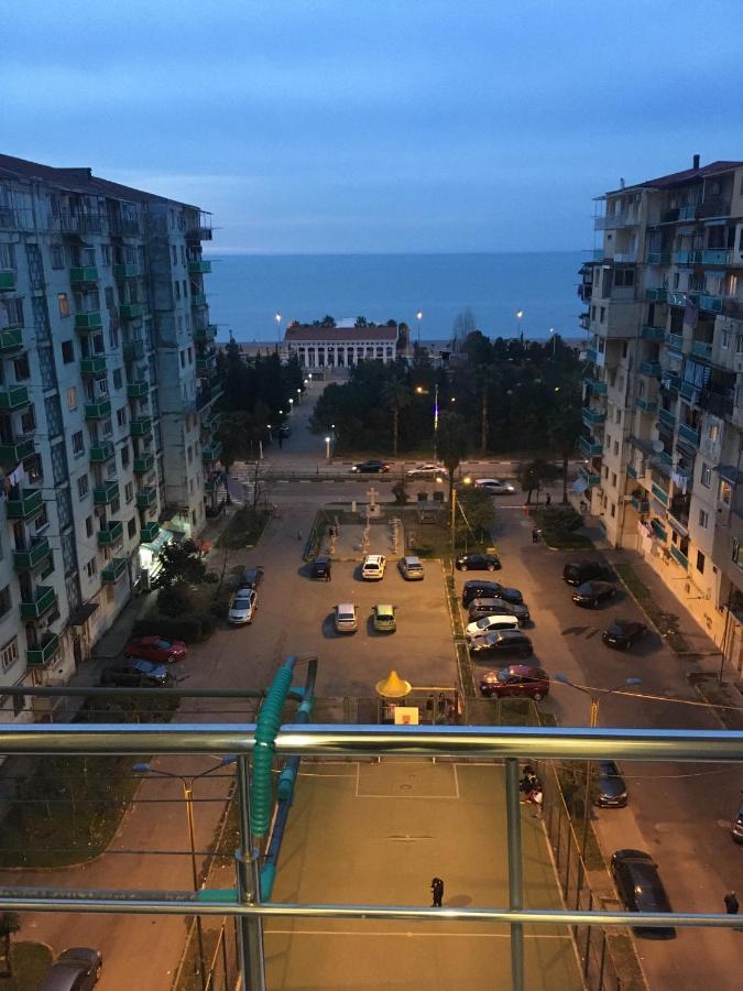 Apartment On Khimshiashvili 11A 巴统 外观 照片